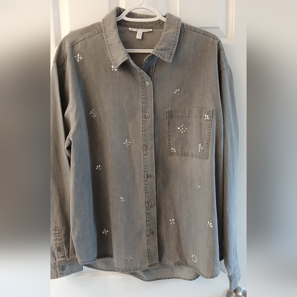 Seven7 Premium Brand Embellished Denim Button‑Up Shirt XL Gray Wash w CZ Floral